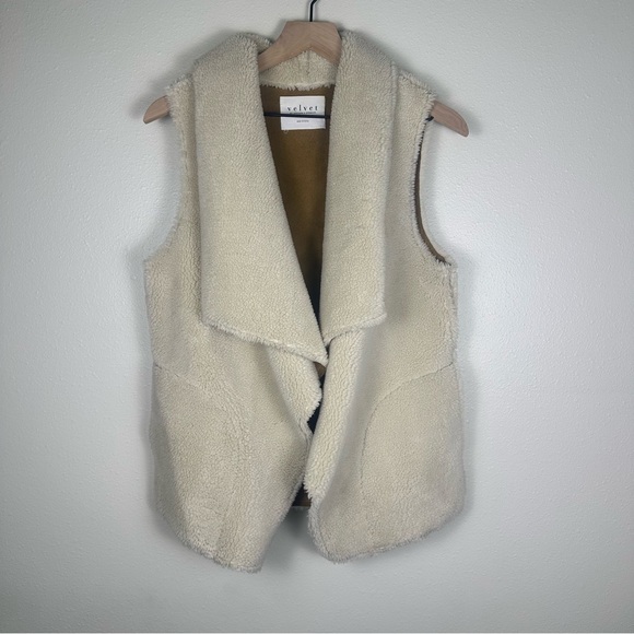 VELVET by GRAHAM & SPENCER Women's Small Rustic Chic Sherpa Waterfall Vest - Picture 2 of 8